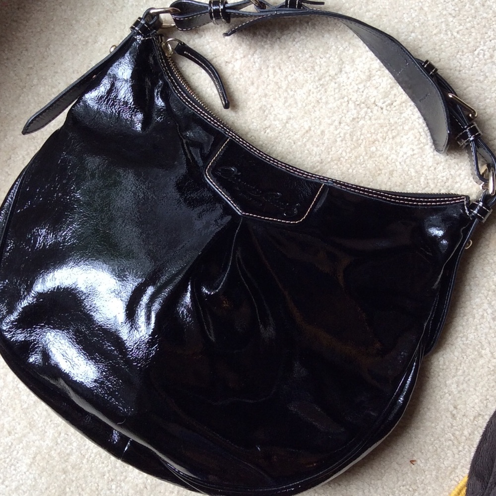 Dooney & Bourke black patent leather shoulder bag
